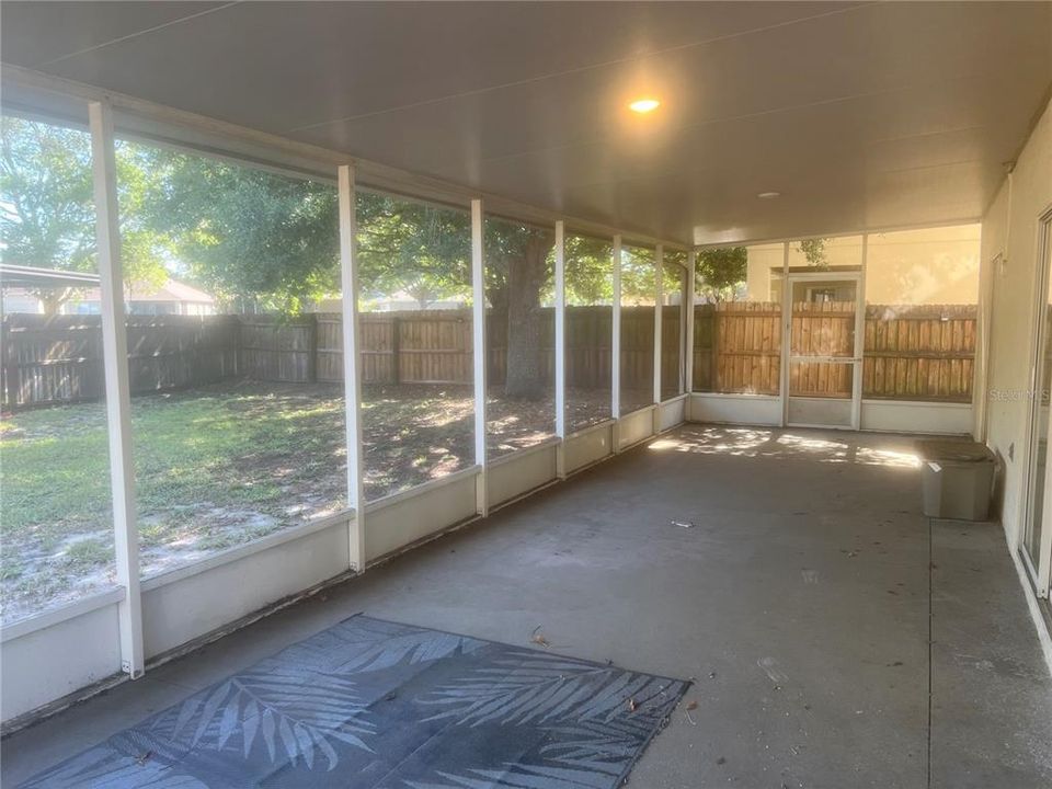 Activo con contrato: $295,000 (4 camas, 2 baños, 2021 Pies cuadrados)
