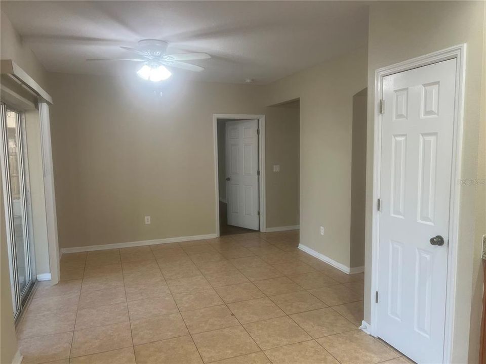 Activo con contrato: $295,000 (4 camas, 2 baños, 2021 Pies cuadrados)