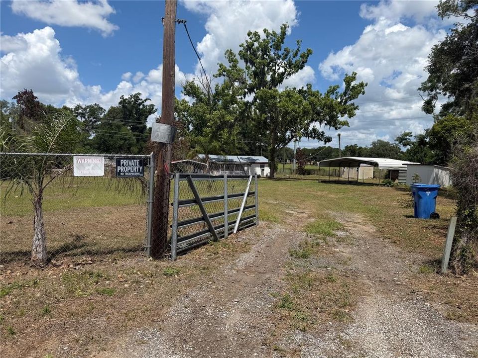 For Sale: $259,000 (3 beds, 2 baths, 960 Square Feet)