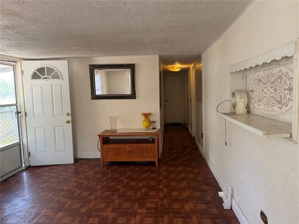 For Sale: $259,000 (3 beds, 2 baths, 960 Square Feet)