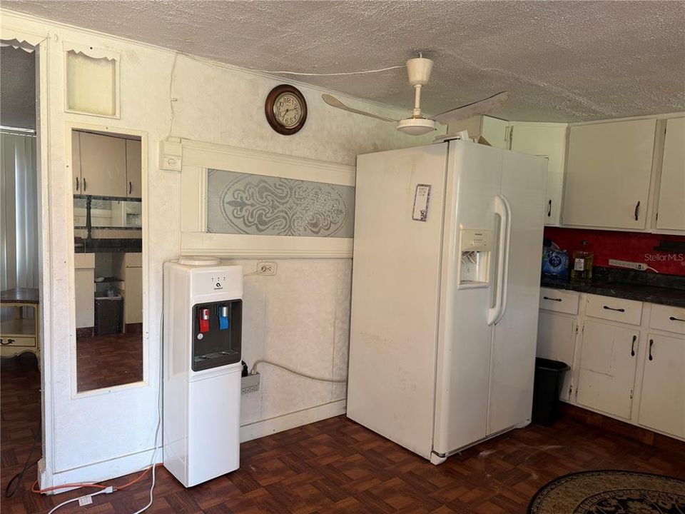 For Sale: $259,000 (3 beds, 2 baths, 960 Square Feet)