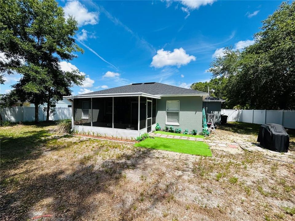 Activo con contrato: $249,900 (4 camas, 2 baños, 1188 Pies cuadrados)