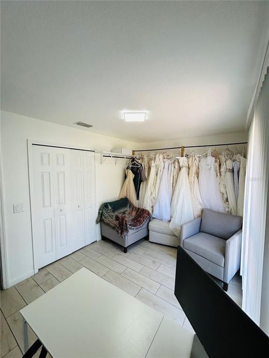 Activo con contrato: $249,900 (4 camas, 2 baños, 1188 Pies cuadrados)