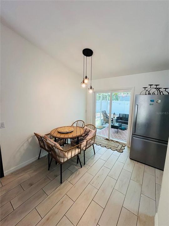 Activo con contrato: $249,900 (4 camas, 2 baños, 1188 Pies cuadrados)