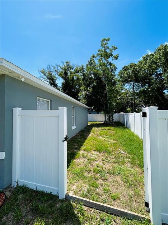 Activo con contrato: $249,900 (4 camas, 2 baños, 1188 Pies cuadrados)