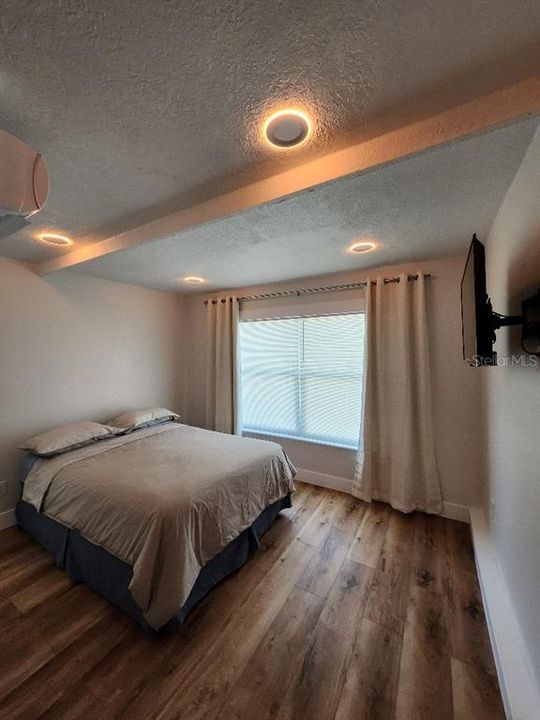 Activo con contrato: $319,900 (4 camas, 3 baños, 1260 Pies cuadrados)