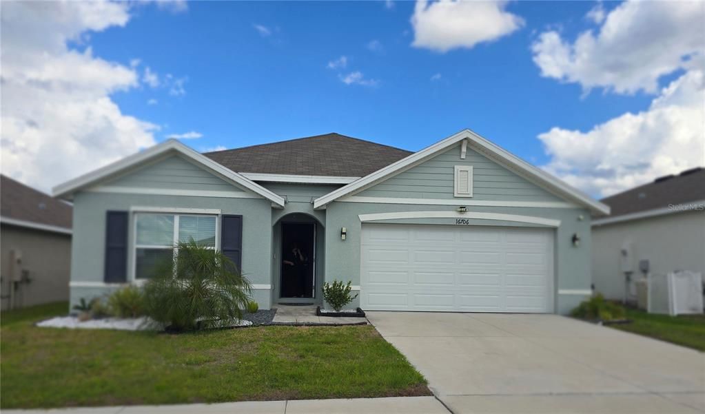 For Rent: $2,600 (4 beds, 2 baths, 1846 Square Feet)