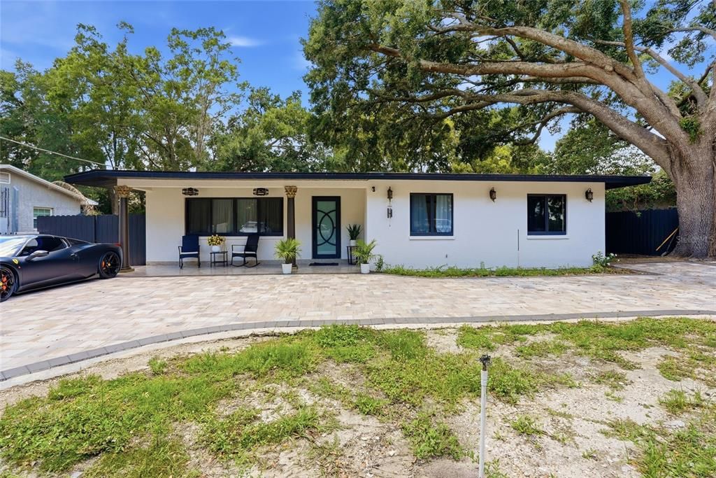 For Sale: $759,900 (4 beds, 3 baths, 2696 Square Feet)