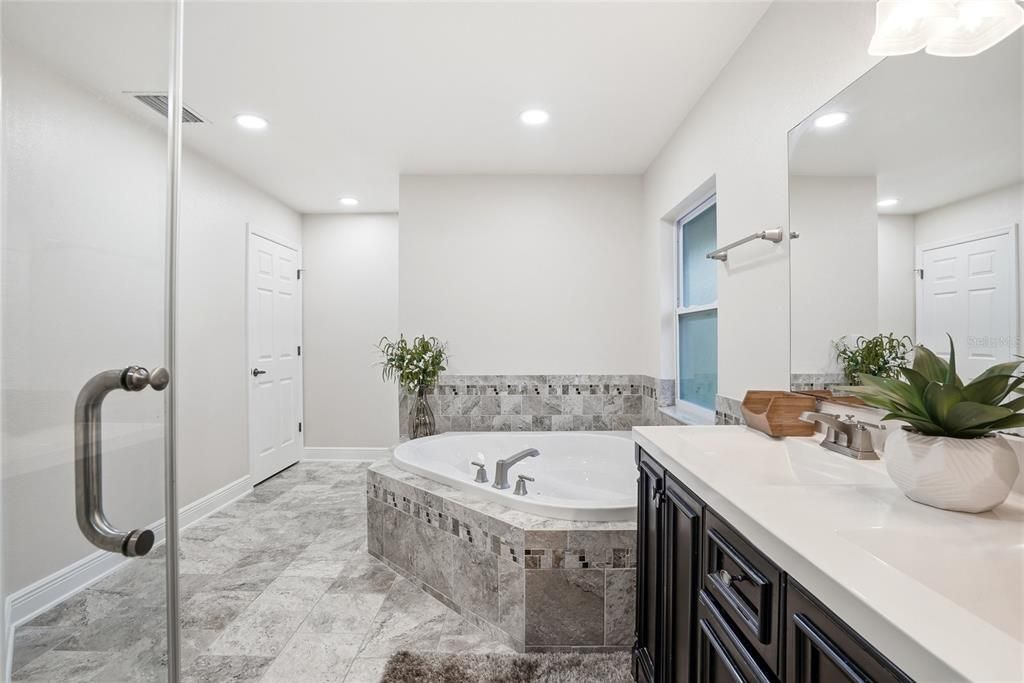 For Sale: $759,900 (4 beds, 3 baths, 2696 Square Feet)