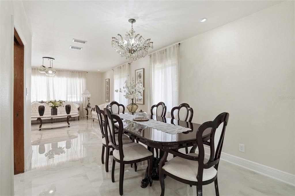 For Sale: $759,900 (4 beds, 3 baths, 2696 Square Feet)