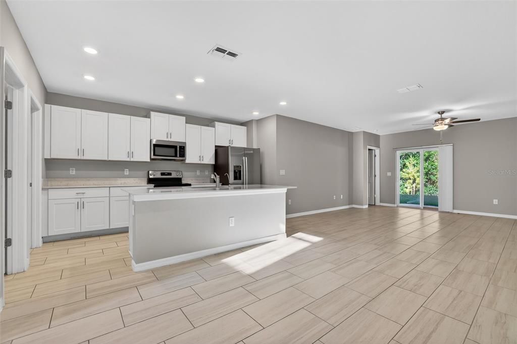 Active With Contract: $389,000 (5 beds, 2 baths, 2415 Square Feet)