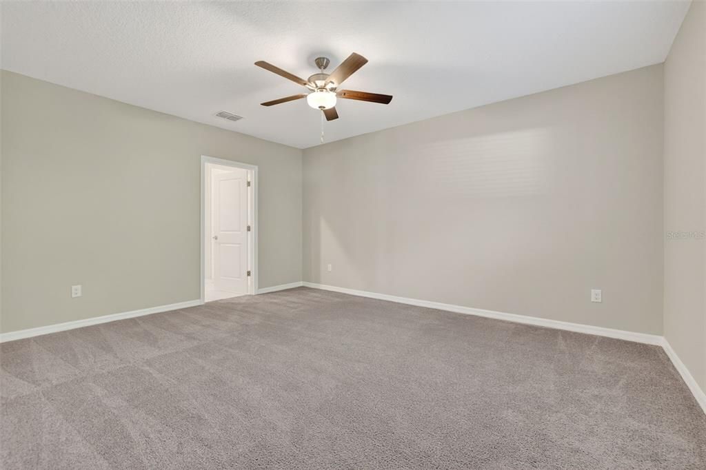 Active With Contract: $389,000 (5 beds, 2 baths, 2415 Square Feet)