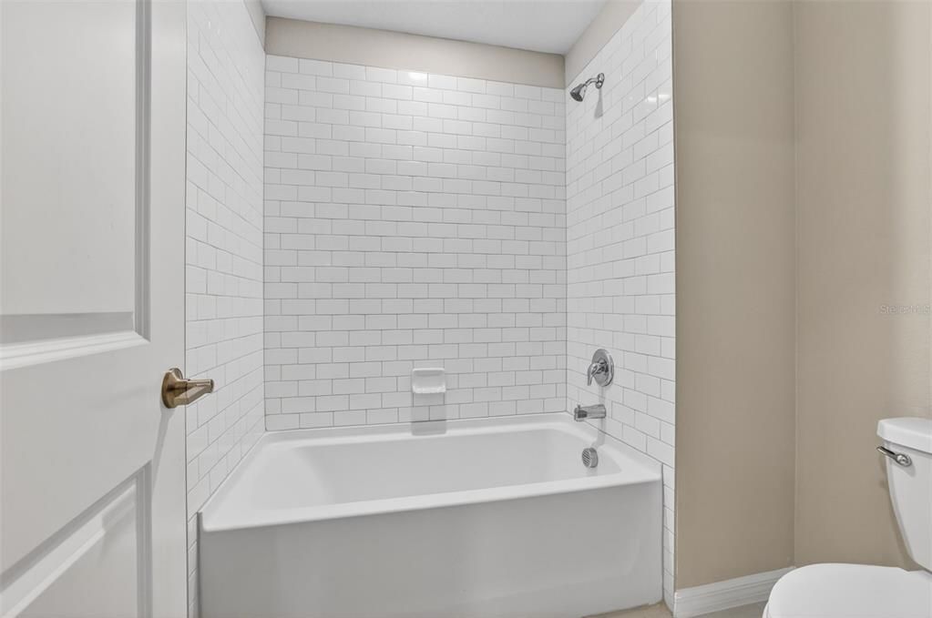 Active With Contract: $389,000 (5 beds, 2 baths, 2415 Square Feet)