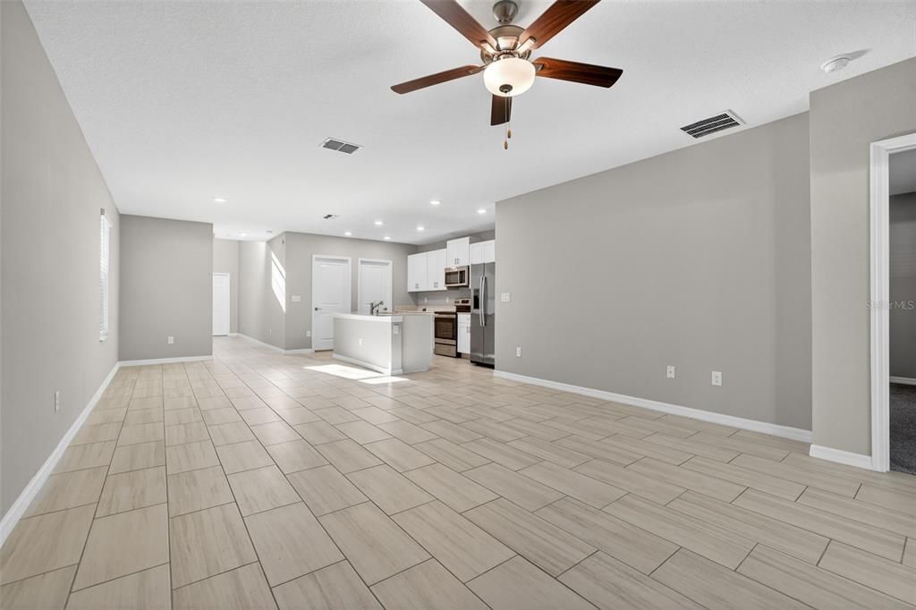 Active With Contract: $389,000 (5 beds, 2 baths, 2415 Square Feet)