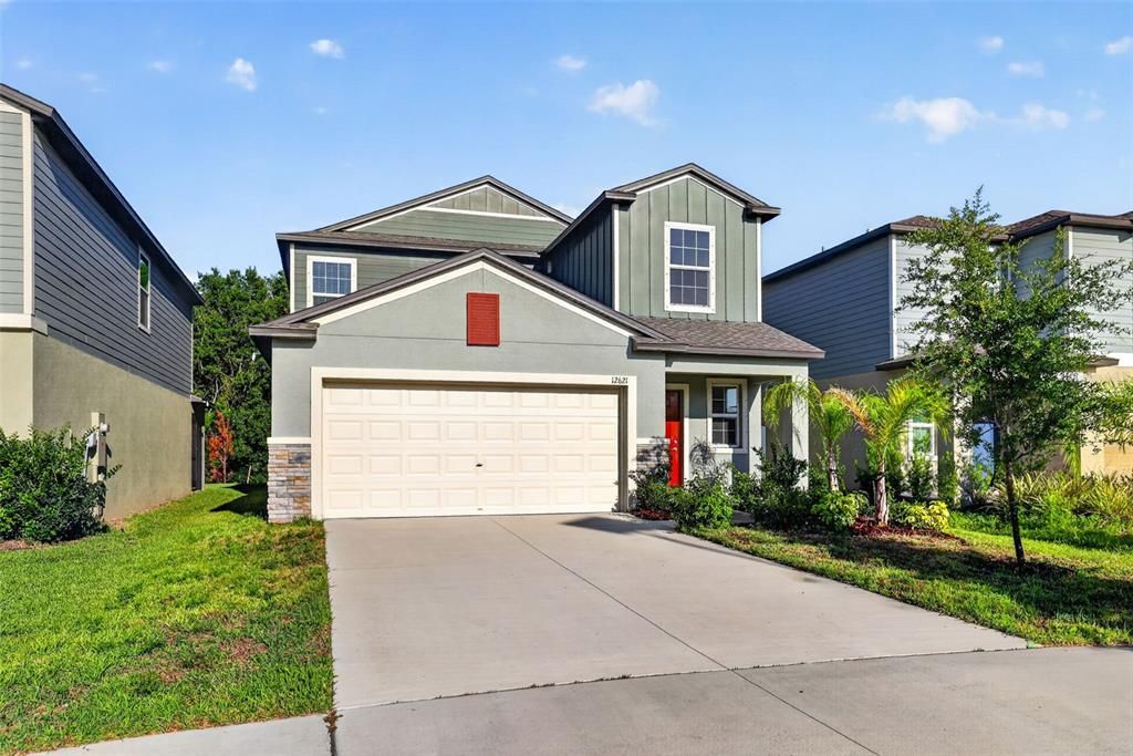 Active With Contract: $389,000 (5 beds, 2 baths, 2415 Square Feet)