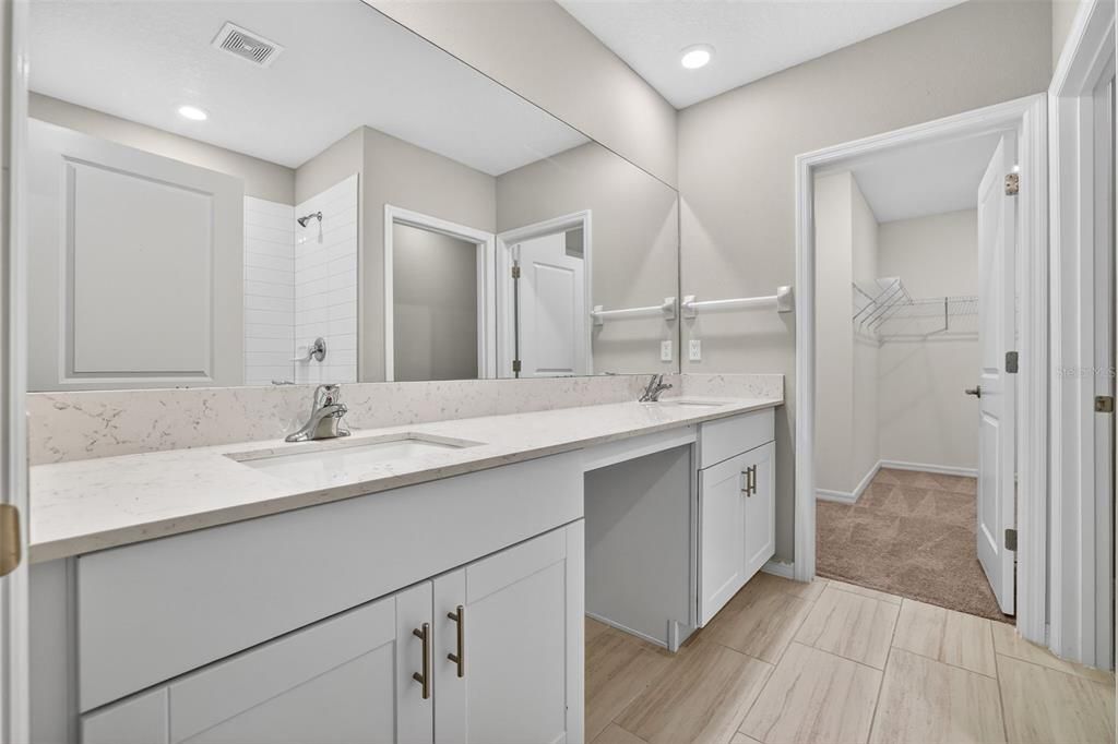 Active With Contract: $389,000 (5 beds, 2 baths, 2415 Square Feet)