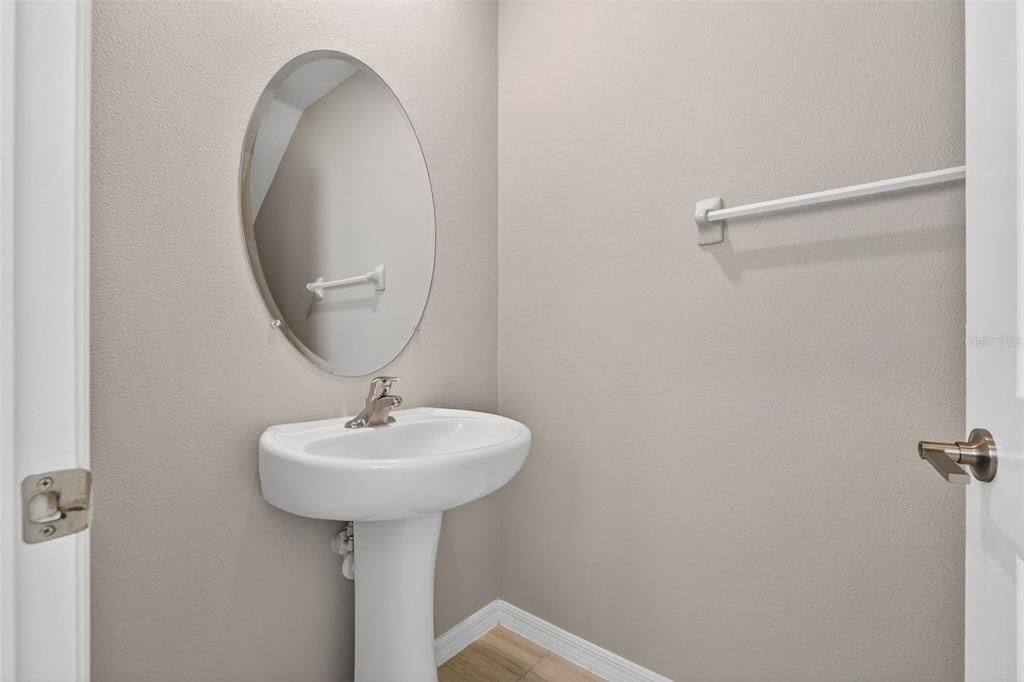 Active With Contract: $389,000 (5 beds, 2 baths, 2415 Square Feet)