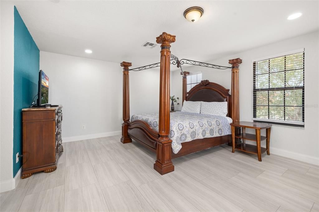 En Venta: $480,000 (6 camas, 4 baños, 2920 Pies cuadrados)