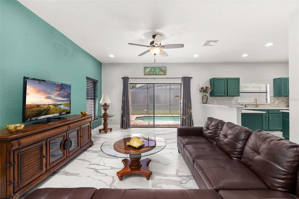 En Venta: $480,000 (6 camas, 4 baños, 2920 Pies cuadrados)