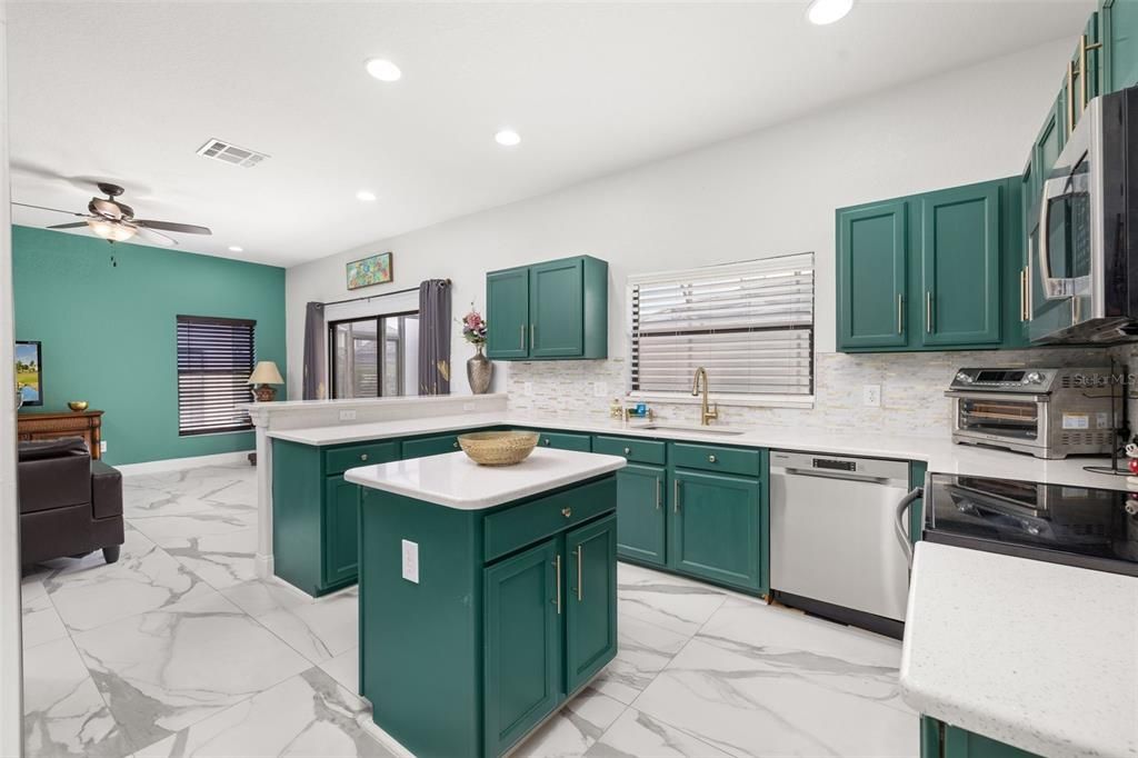En Venta: $480,000 (6 camas, 4 baños, 2920 Pies cuadrados)