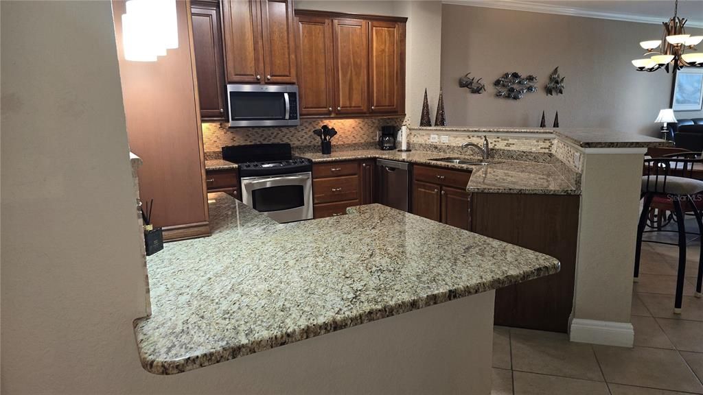 For Rent: $2,900 (3 beds, 2 baths, 1939 Square Feet)