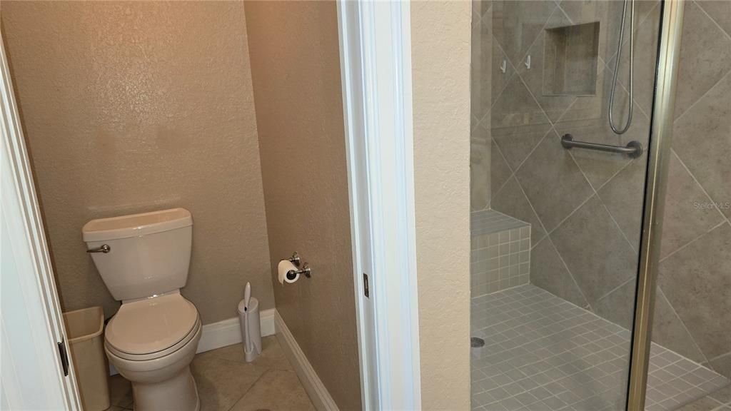 For Rent: $2,900 (3 beds, 2 baths, 1939 Square Feet)