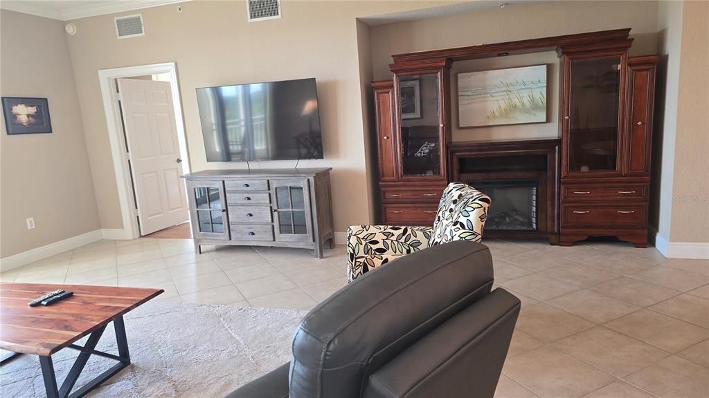 For Rent: $2,900 (3 beds, 2 baths, 1939 Square Feet)