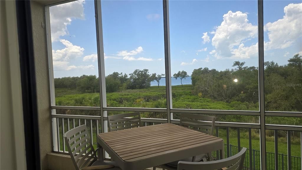 For Rent: $2,900 (3 beds, 2 baths, 1939 Square Feet)