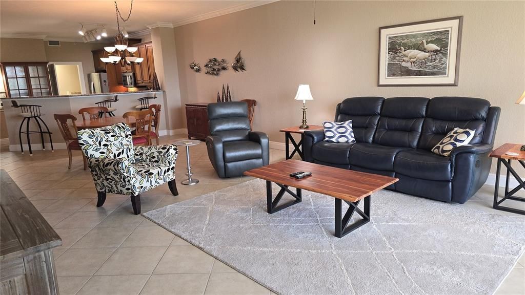 For Rent: $2,900 (3 beds, 2 baths, 1939 Square Feet)