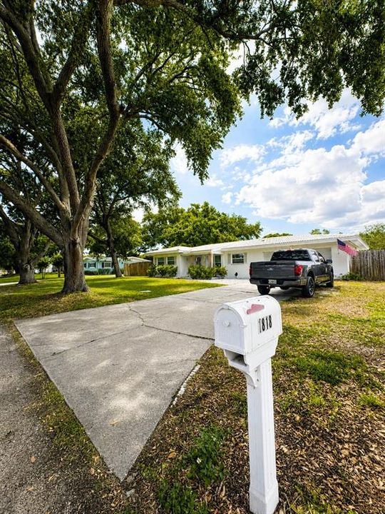 For Sale: $470,000 (3 beds, 1 baths, 1337 Square Feet)