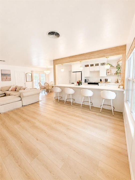 For Sale: $470,000 (3 beds, 1 baths, 1337 Square Feet)