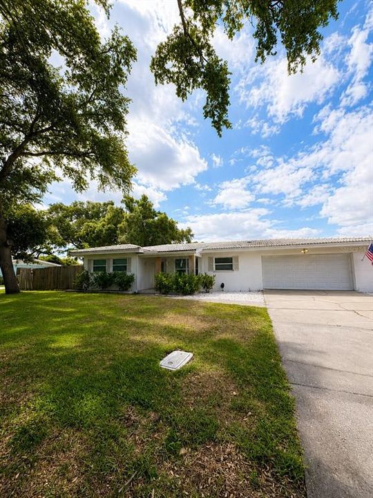 For Sale: $470,000 (3 beds, 1 baths, 1337 Square Feet)