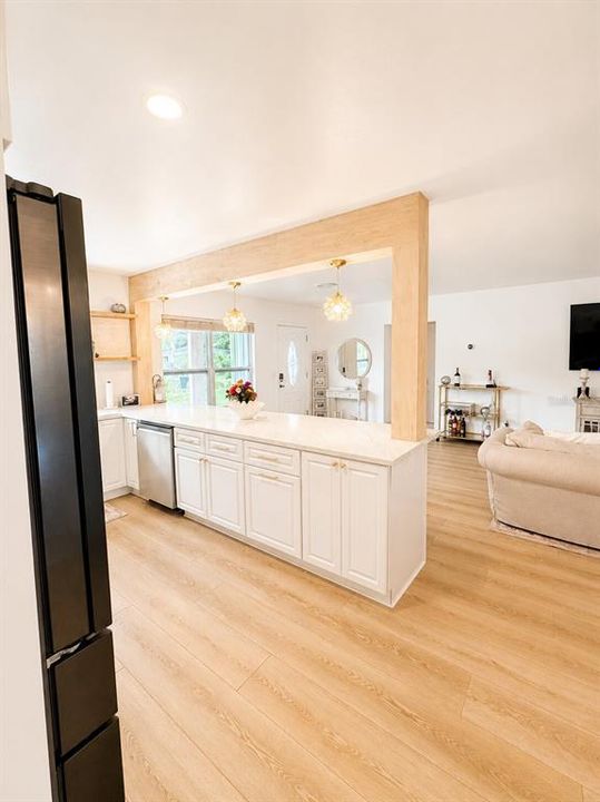 For Sale: $470,000 (3 beds, 1 baths, 1337 Square Feet)