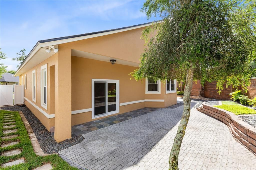 For Sale: $564,900 (3 beds, 3 baths, 2430 Square Feet)