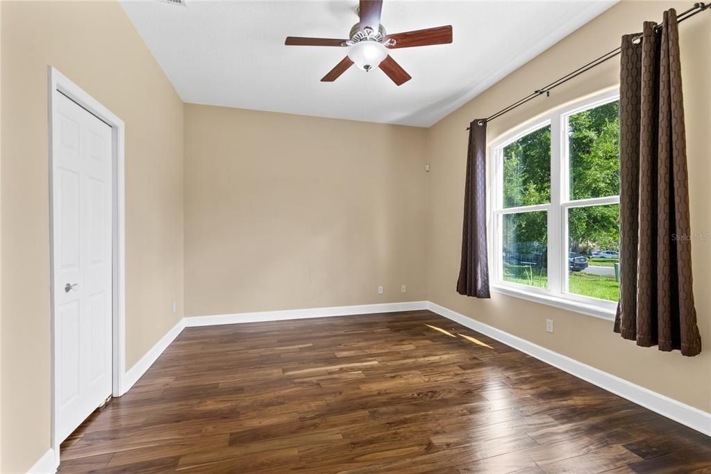 For Sale: $564,900 (3 beds, 3 baths, 2430 Square Feet)