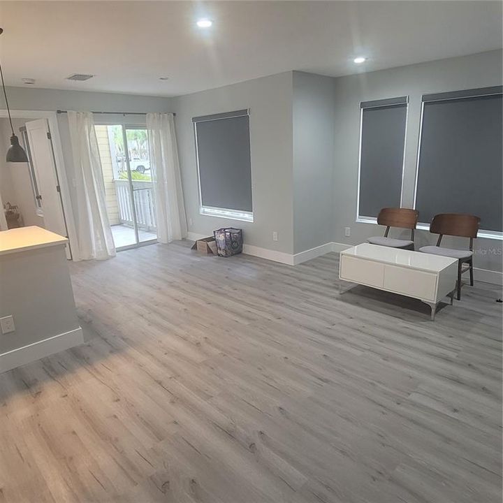 В аренду: $1,900 (2 спален, 2 ванн, 934 Квадратных фут)
