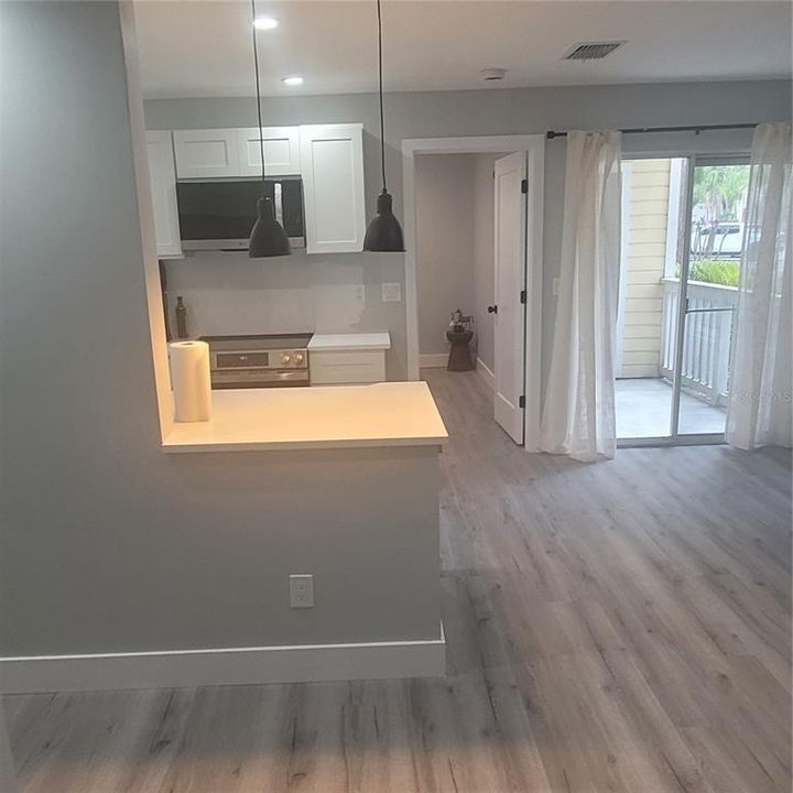В аренду: $1,900 (2 спален, 2 ванн, 934 Квадратных фут)