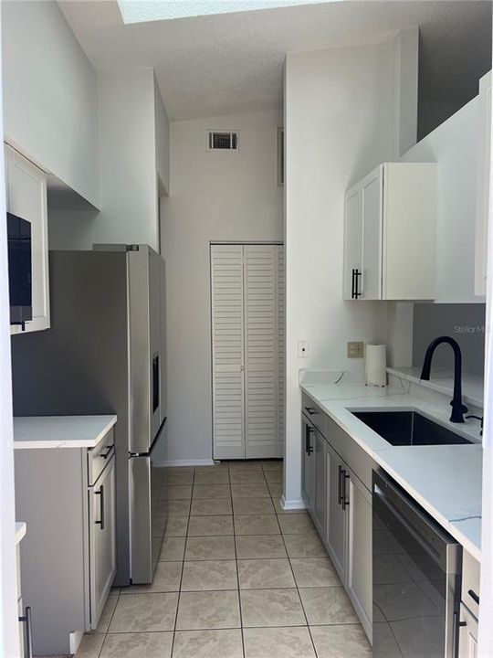 For Sale: $188,609 (3 beds, 2 baths, 1081 Square Feet)