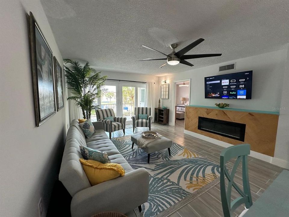 For Rent: $3,200 (2 beds, 2 baths, 1050 Square Feet)
