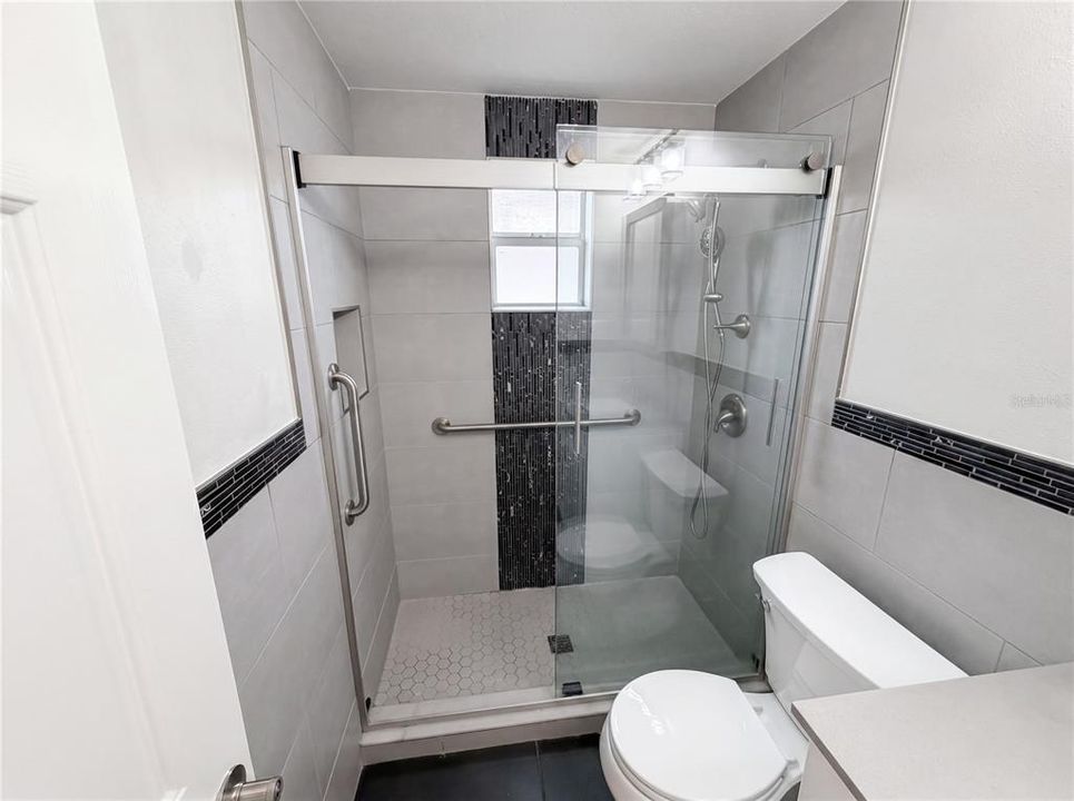 For Sale: $350,000 (3 beds, 2 baths, 1396 Square Feet)