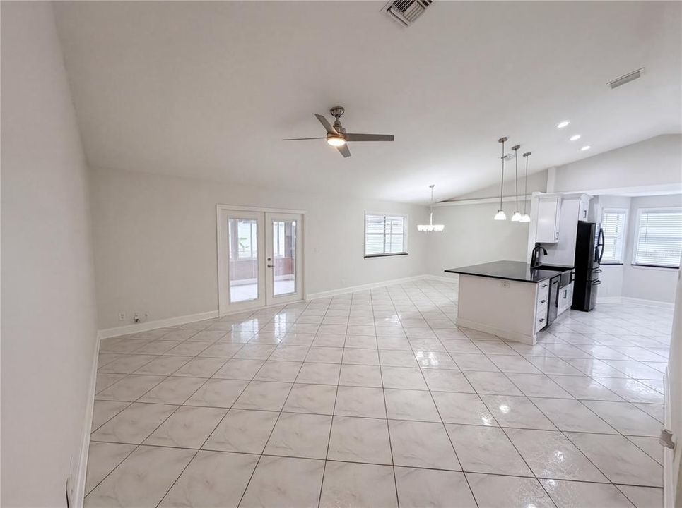 For Sale: $350,000 (3 beds, 2 baths, 1396 Square Feet)