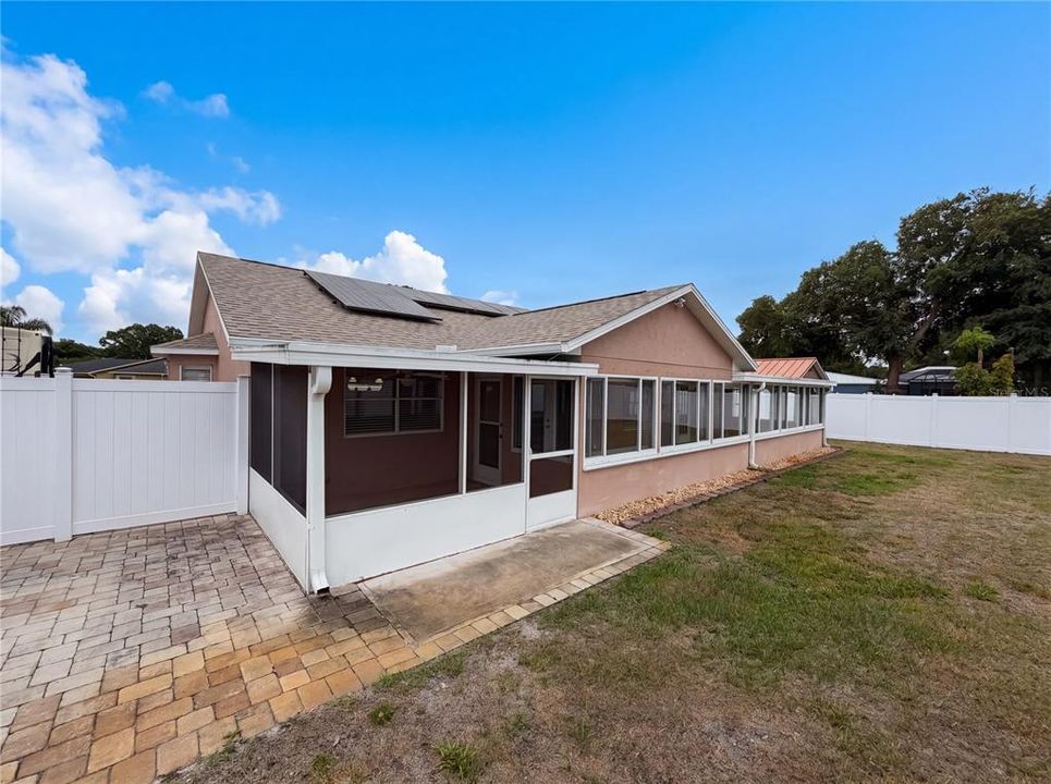 For Sale: $350,000 (3 beds, 2 baths, 1396 Square Feet)