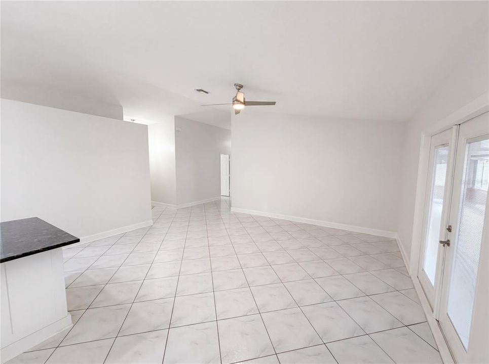 For Sale: $350,000 (3 beds, 2 baths, 1396 Square Feet)