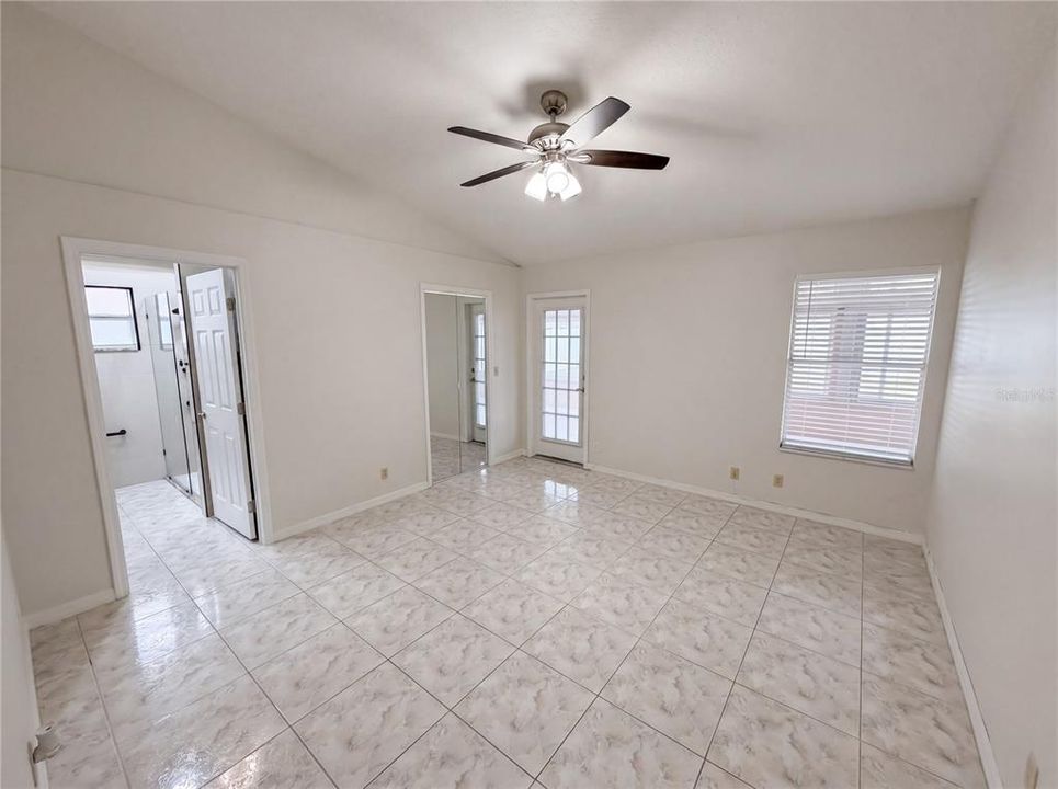 For Sale: $350,000 (3 beds, 2 baths, 1396 Square Feet)