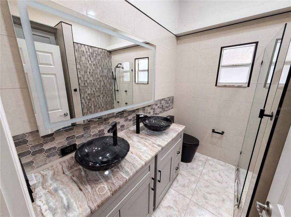 For Sale: $350,000 (3 beds, 2 baths, 1396 Square Feet)