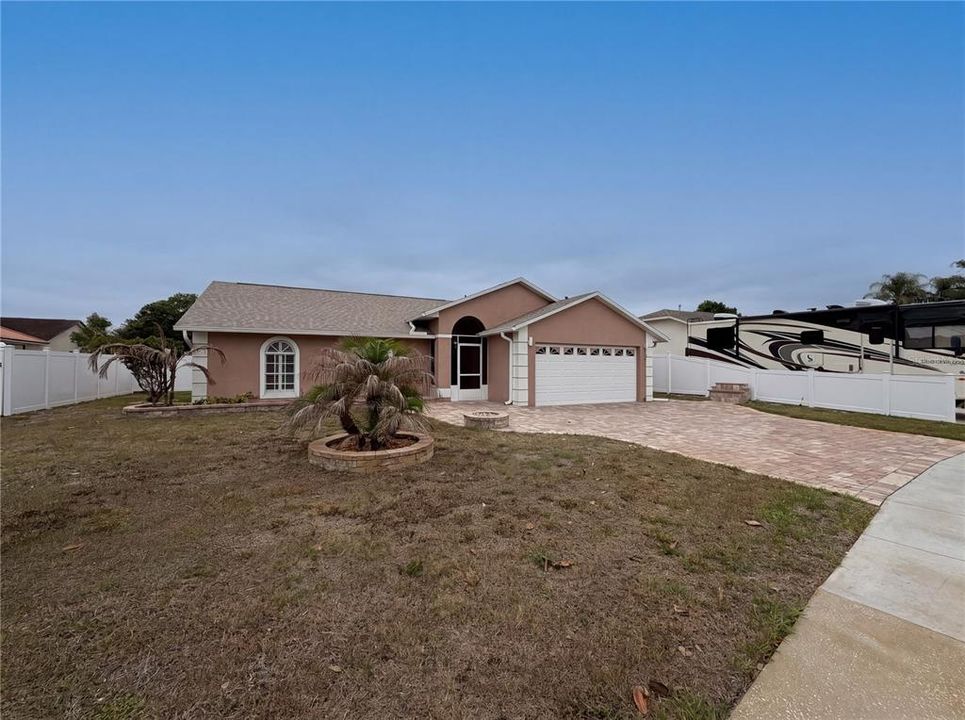 For Sale: $350,000 (3 beds, 2 baths, 1396 Square Feet)