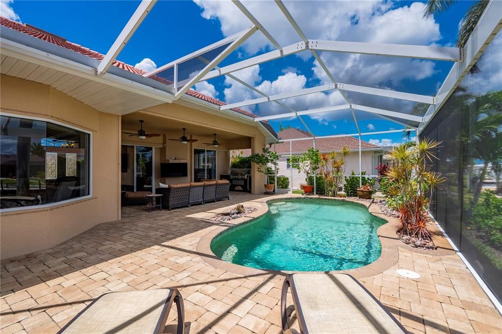 For Sale: $950,000 (3 beds, 2 baths, 2235 Square Feet)