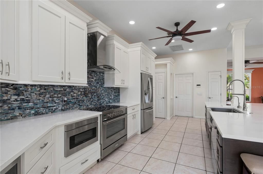 For Sale: $950,000 (3 beds, 2 baths, 2235 Square Feet)