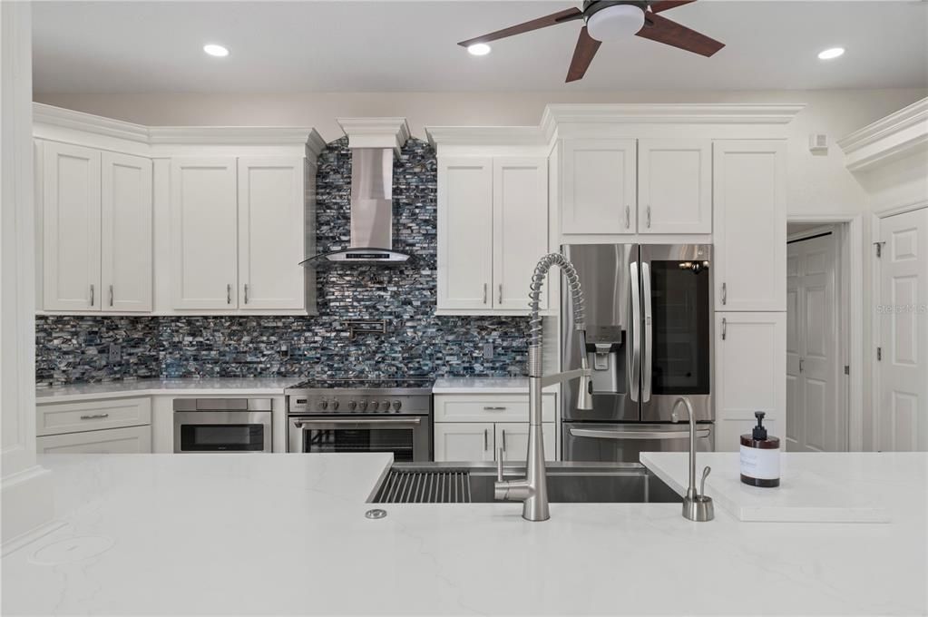 For Sale: $950,000 (3 beds, 2 baths, 2235 Square Feet)