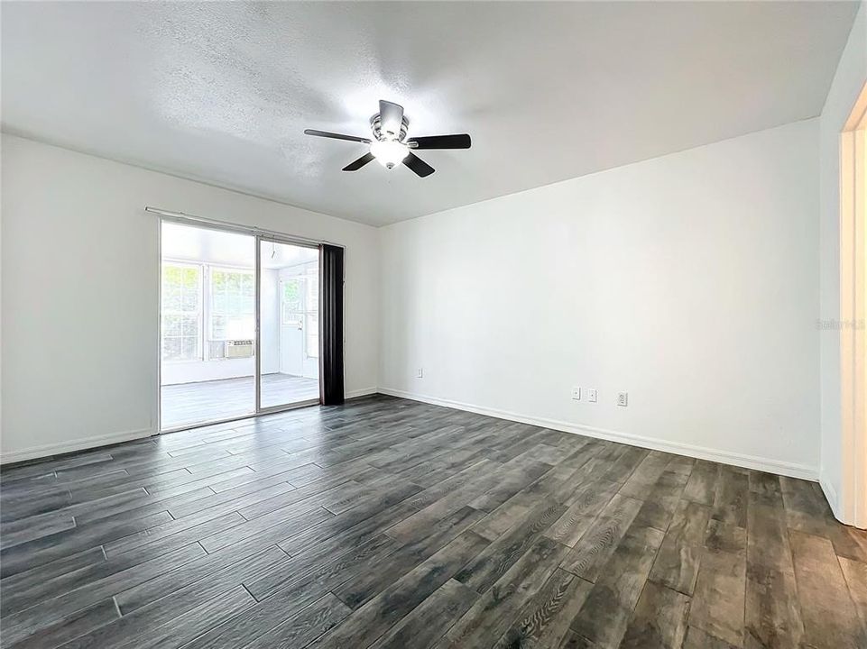 В аренду: $2,700 (3 спален, 2 ванн, 1215 Квадратных фут)